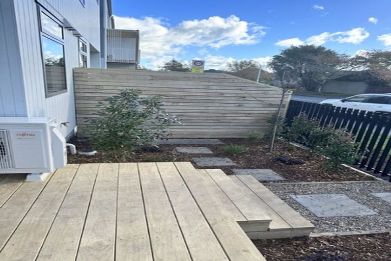 Photo of property in 1/2 Moor Avenue, Te Atatu Peninsula, Auckland, 0610