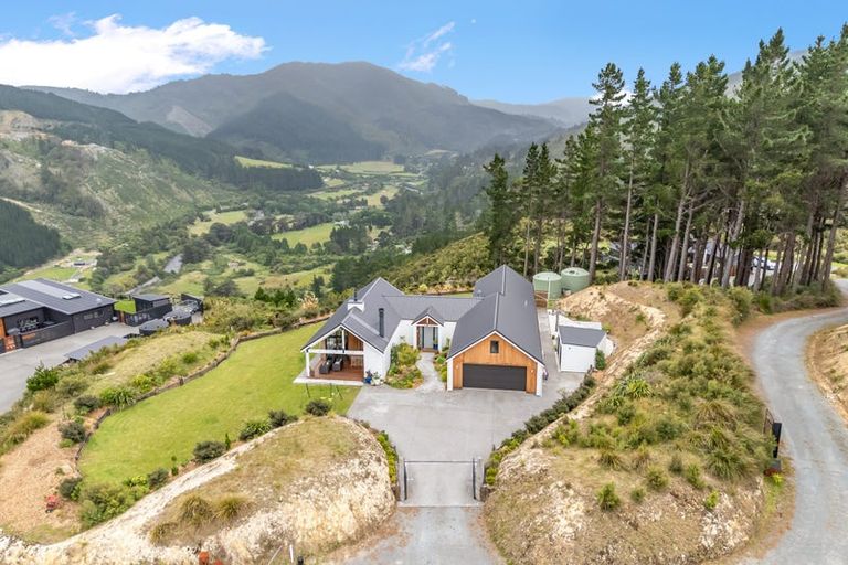 Photo of property in 49 Crest Road, Akatarawa, Upper Hutt, 5372