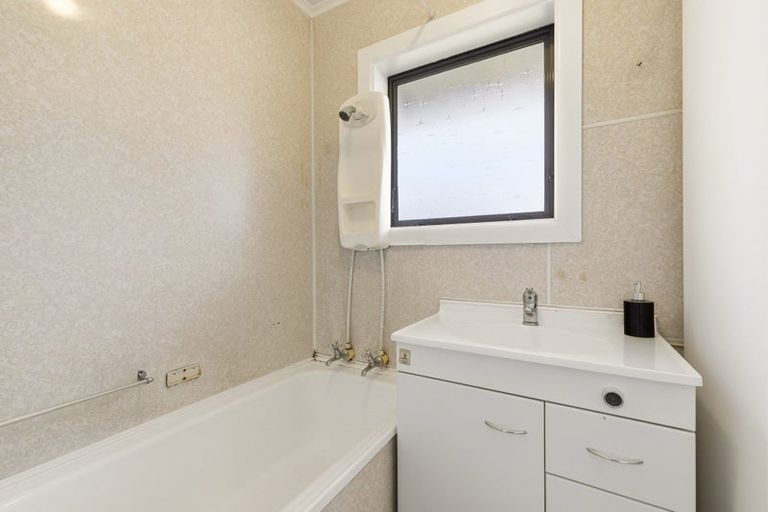 Photo of property in 4 Ontario Place, Wainoni, Christchurch, 8061