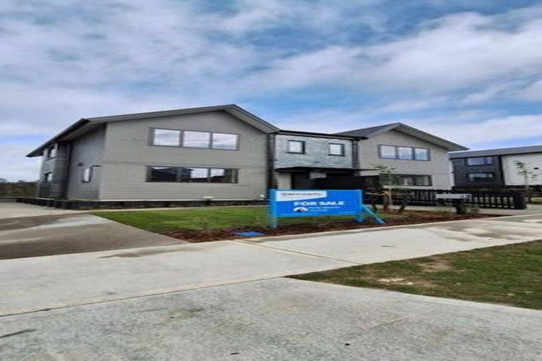 Photo of property in 44 Turtleback Avenue, Whitby, 5024
