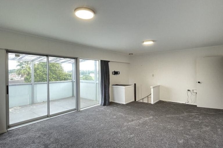 Photo of property in 22 Redwood Drive, Massey, Auckland, 0614