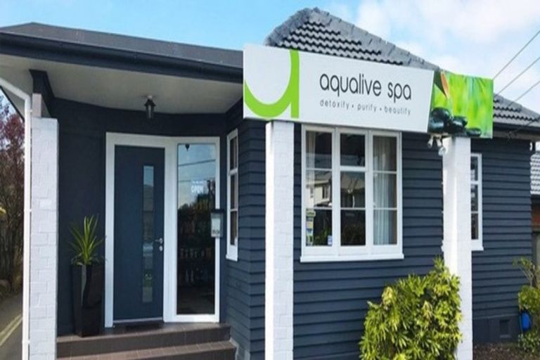 Photo of property in 128 Wilsons Road, Saint Martins, Christchurch, 8022