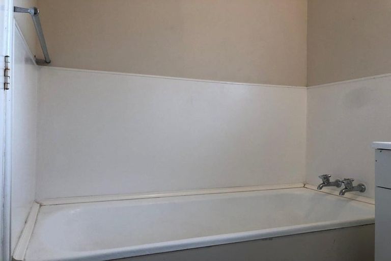 Photo of property in 58 Friedlanders Road, Manurewa, Auckland, 2102