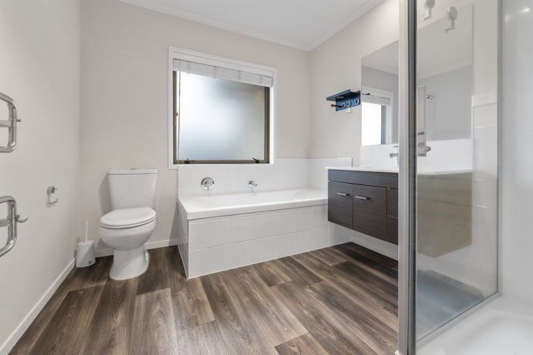 Photo of property in 269 Lakes Boulevard, Pyes Pa, Tauranga, 3112