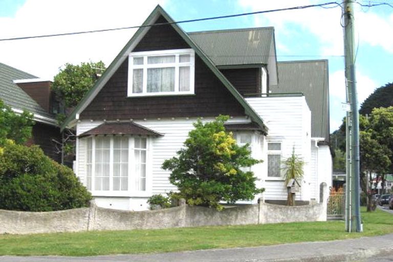 Photo of property in 28 Burnham Street, Seatoun, Wellington, 6022