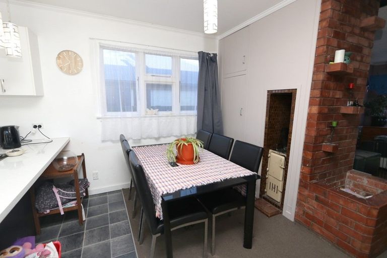 Photo of property in 129 Mcmurdo Street, Tinwald, Ashburton, 7700