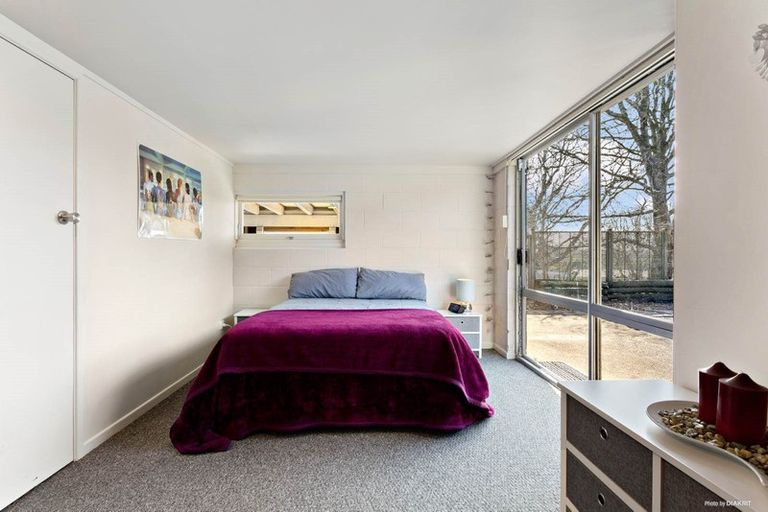 Photo of property in 1/58 Pupuke Road, Hillcrest, Auckland, 0627