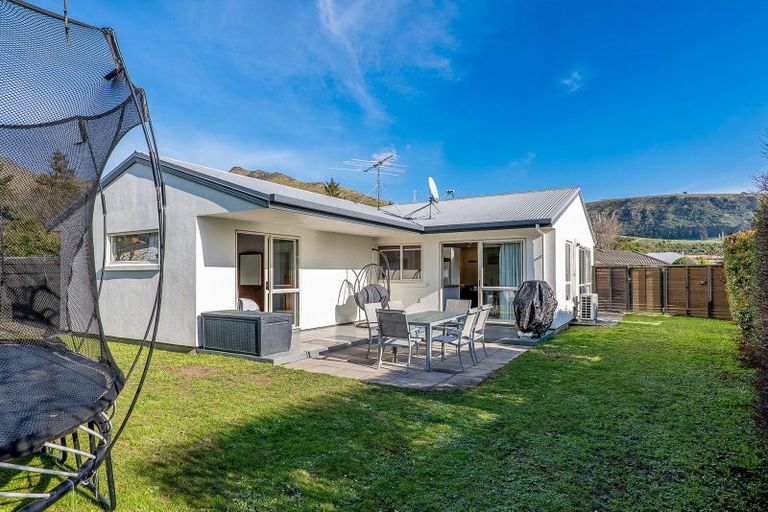 Photo of property in 7 Castleview Lane, Heathcote Valley, Christchurch, 8022