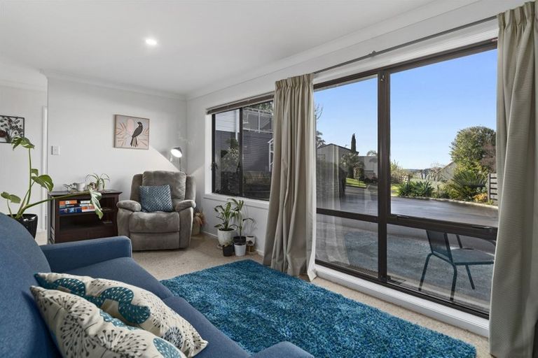 Photo of property in 2 Tinopai Drive, Omokoroa, 3114