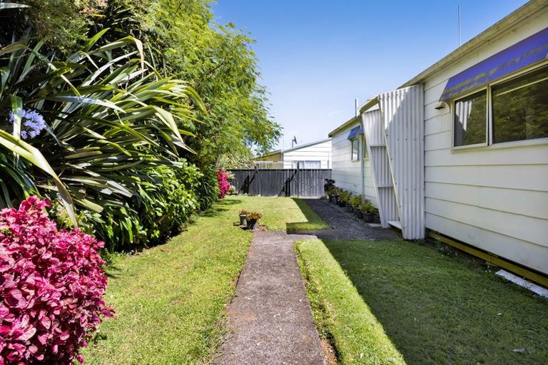 Photo of property in 33 Herekawe Drive, Spotswood, New Plymouth, 4310