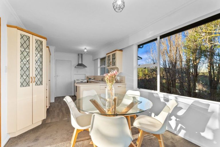 Photo of property in 17 East Way, Durie Hill, Whanganui, 4500