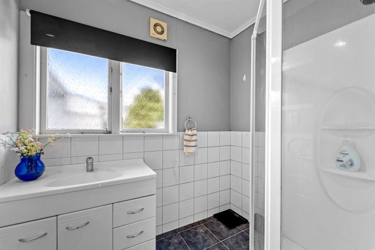 Photo of property in 27 Camelot Place, Glenfield, Auckland, 0629