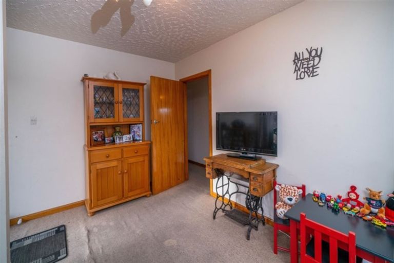 Photo of property in 24 Skerten Avenue, Hornby, Christchurch, 8042