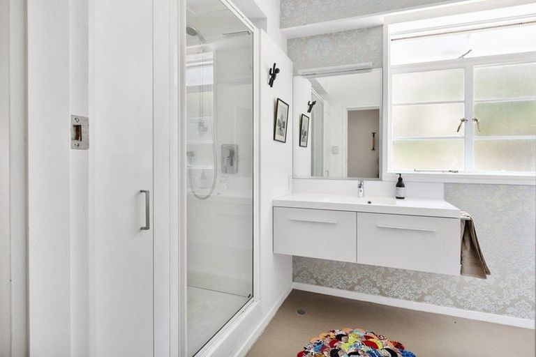 Photo of property in Wharenui Apartments, 274 Oriental Parade, Oriental Bay, Wellington, 6011