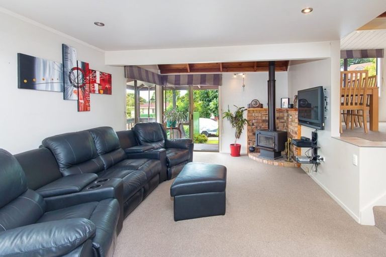 Photo of property in 10 Len Brown Place, Pukekohe, 2120