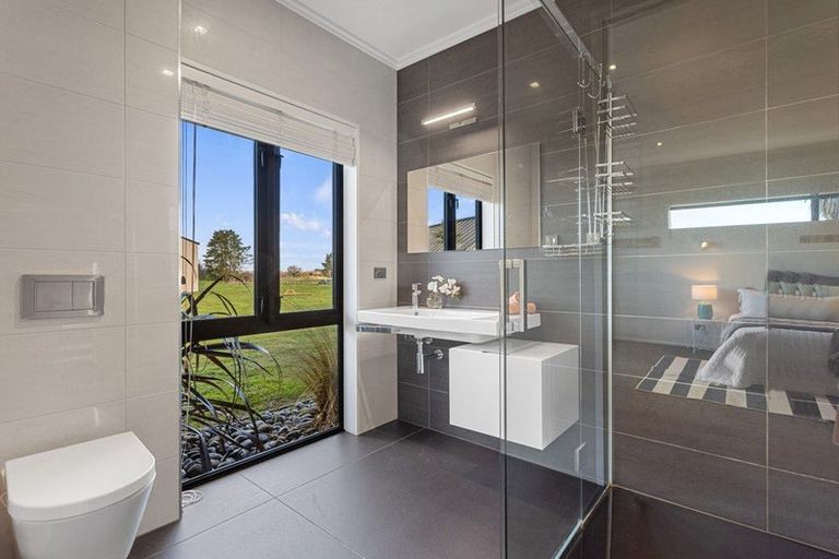 Photo of property in 585 Coutts Island Road, Coutts Island, Christchurch, 7670