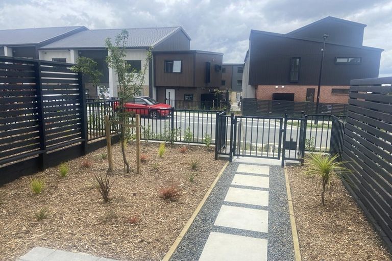 Photo of property in 37 Selo Street, Glen Eden, Auckland, 0602