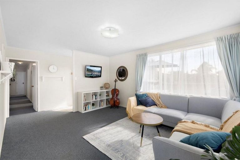 Photo of property in 47 Hassan Drive, Massey, Auckland, 0614