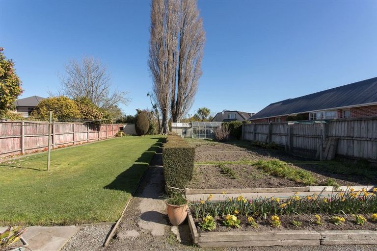 Photo of property in 127 Hamilton Avenue, Ilam, Christchurch, 8041