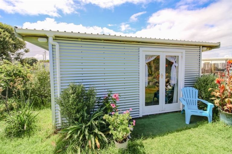 Photo of property in 3 Manuka Street, Castlecliff, Whanganui, 4501