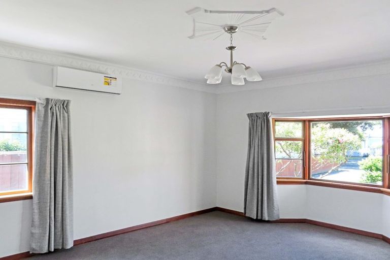 Photo of property in 17 Saint Ronans Avenue, Waterloo, Lower Hutt, 5011