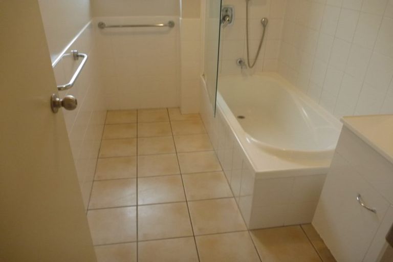 Photo of property in 18 Catrina Avenue, Birkenhead, Auckland, 0626