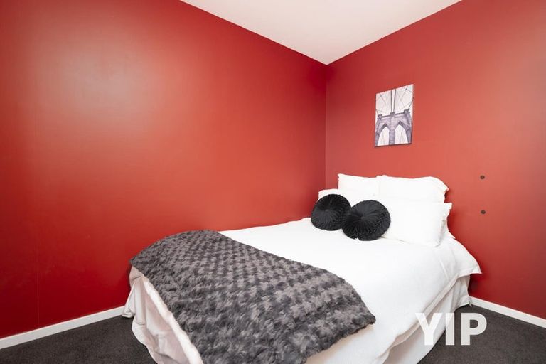 Photo of property in 2/25 Kingsbridge Place, Newlands, Wellington, 6037