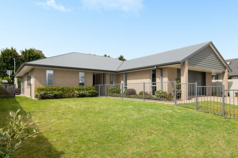 Photo of property in 43 Benmore Crescent, Pyes Pa, Tauranga, 3112