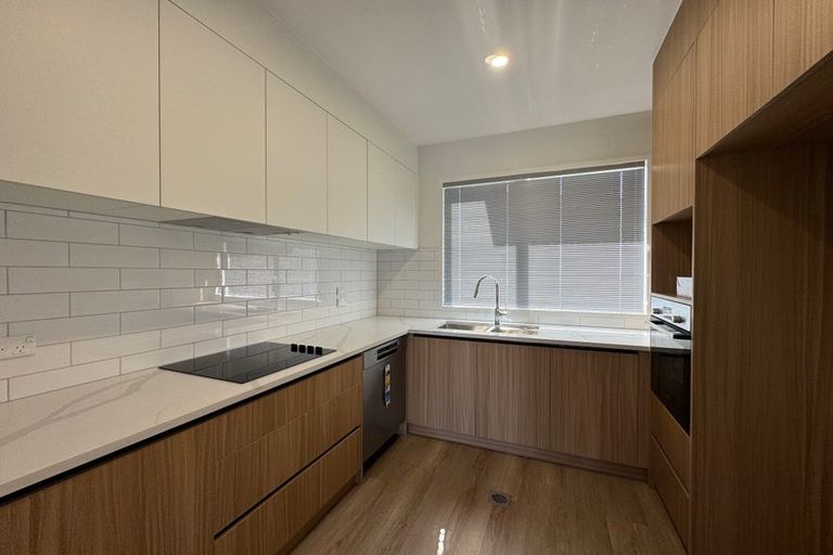 Photo of property in 8 Kautawa Lane, Massey, Auckland, 0614