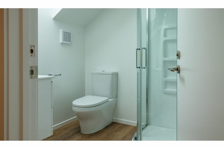 Photo of property in 1/23 Hills Road, Edgeware, Christchurch, 8013