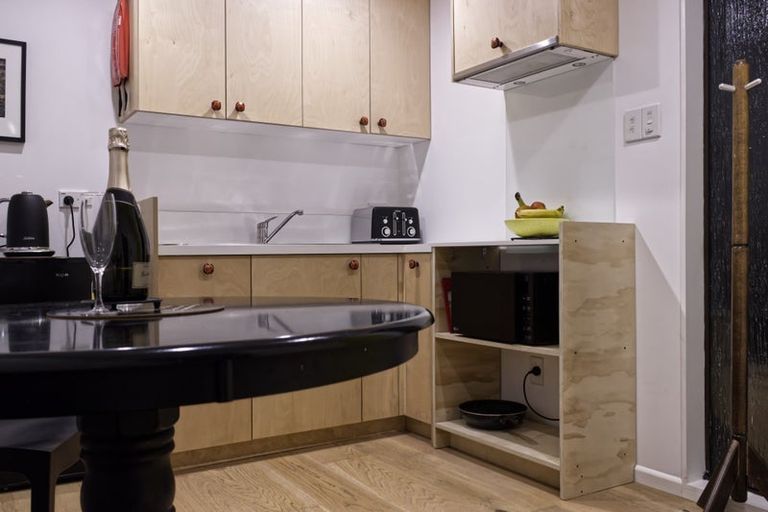 Photo of property in 39 Carlton Street, Melrose, Wellington, 6023