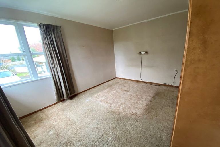 Photo of property in 2 President Avenue, Papakura, 2110