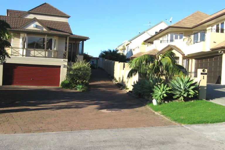 Photo of property in 2/3 Te Akau Crescent, Bucklands Beach, Auckland, 2012