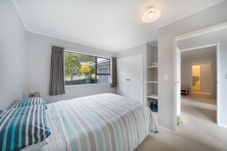 Photo of property in 60 Woodman Drive, Tawa, Wellington, 5028