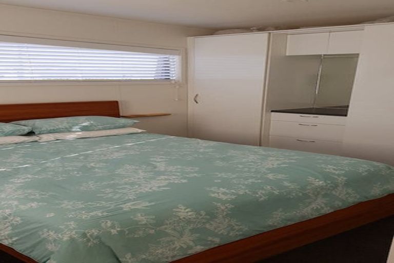 Photo of property in 38 Sunnynook Road, Sunnynook, Auckland, 0620