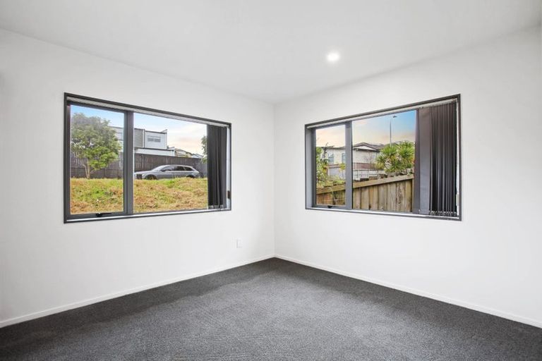 Photo of property in 8 Vino Cina Heights, Ranui, Auckland, 0612