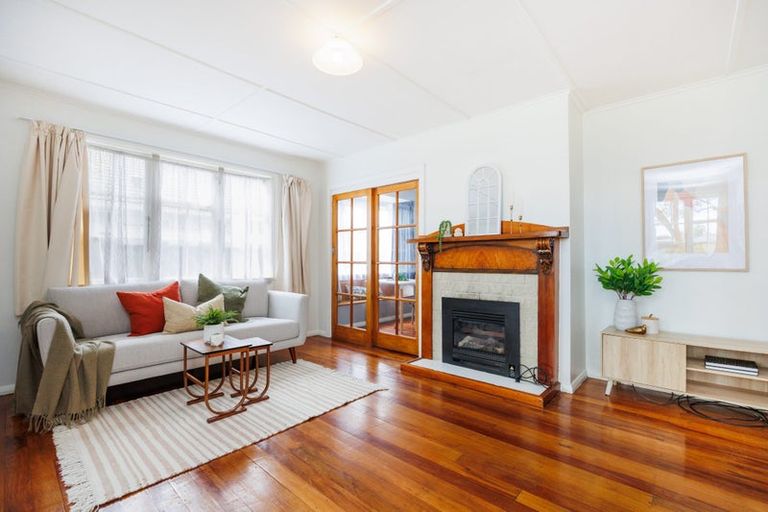 Photo of property in 654 Featherston Street, Roslyn, Palmerston North, 4414