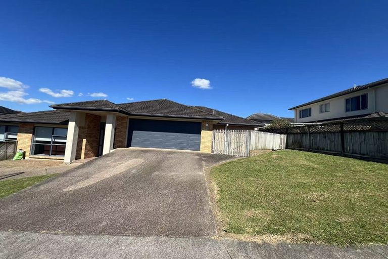 Photo of property in 2 Deerfield Place, Flat Bush, Auckland, 2019