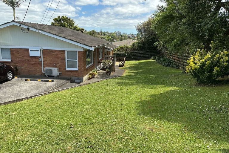 Photo of property in 2/30 Sunnynook Road, Sunnynook, Auckland, 0620
