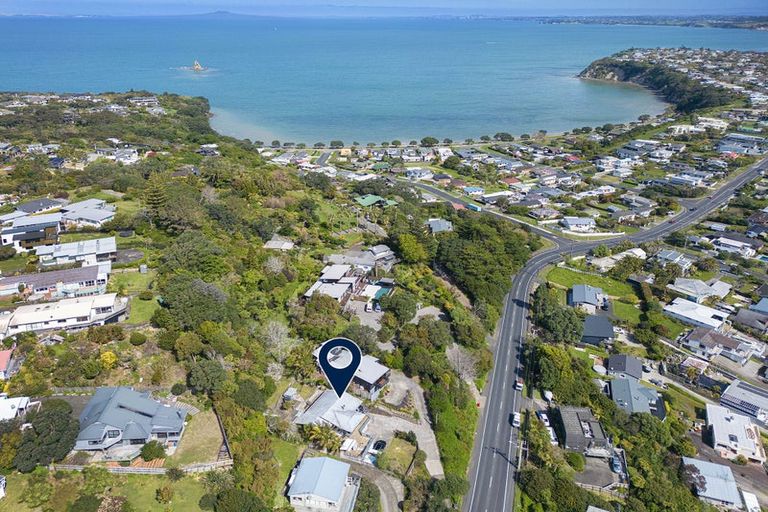 Photo of property in 1099 Whangaparaoa Road, Tindalls Beach, Whangaparaoa, 0930