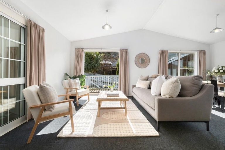 Photo of property in 9 Avalon Crescent, Fernhill, Queenstown, 9300