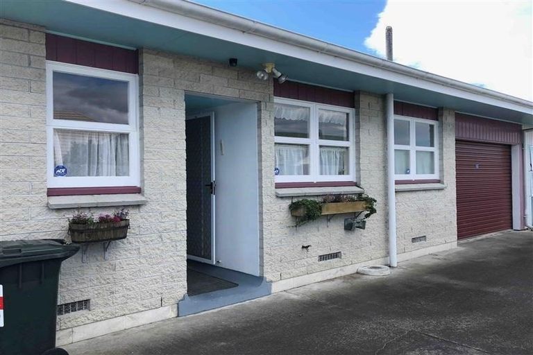 Photo of property in 210a/2 Grove Road, Mayfair, Hastings, 4122