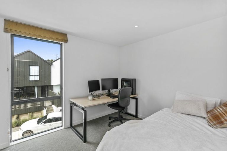 Photo of property in 11/6u Oswald Crescent, Paparangi, Wellington, 6037