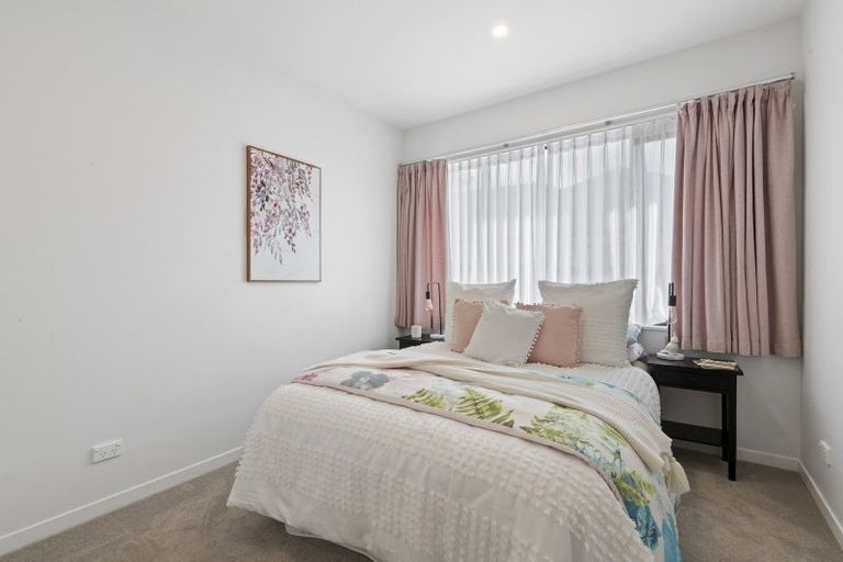 Photo of property in 24 Kahu Close, Orewa, 0931