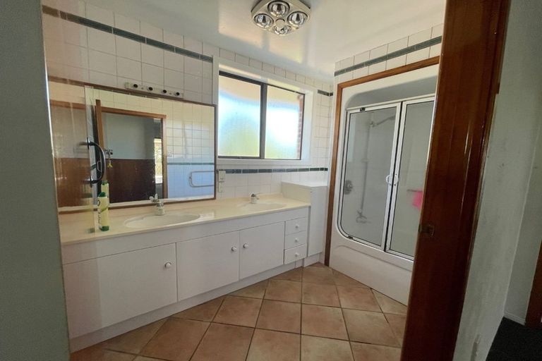 Photo of property in 23 Evans Road, Glen Eden, Auckland, 0602