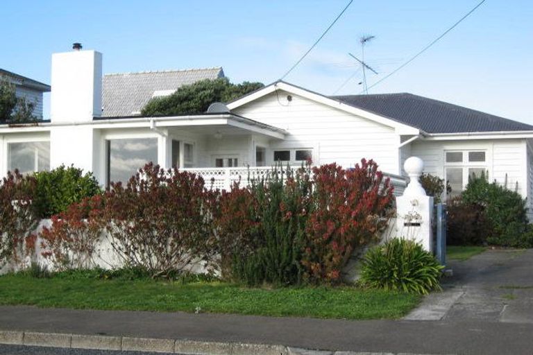 Photo of property in 52 Forres Street, Seatoun, Wellington, 6022