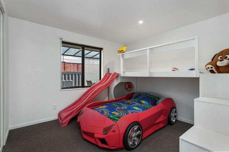 Photo of property in 10 Dunaverty Place, Broomfield, Christchurch, 8042