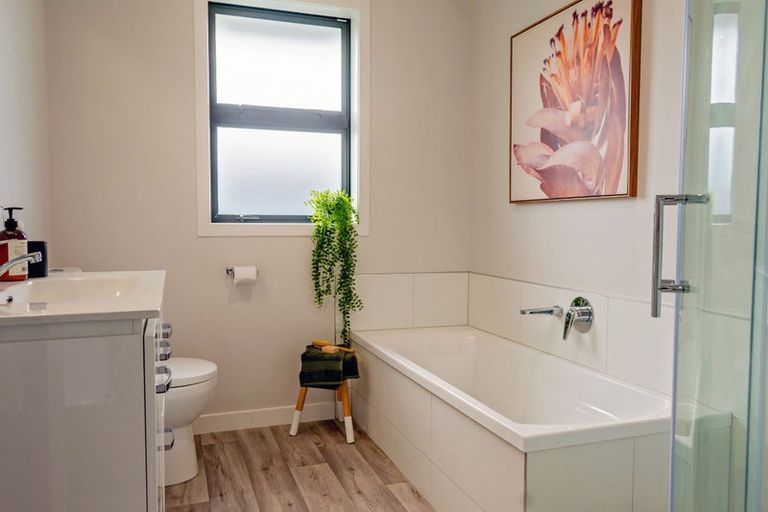 Photo of property in 9 Tukare Loop, Te Anau, 9600