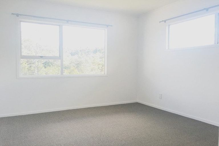 Photo of property in 107 Spinella Drive, Bayview, Auckland, 0629