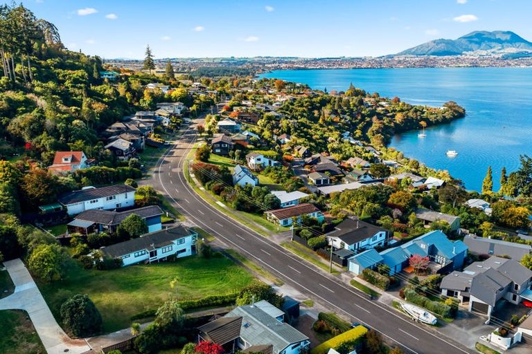 Photo of property in 100 Wakeman Road, Acacia Bay, Taupo, 3330